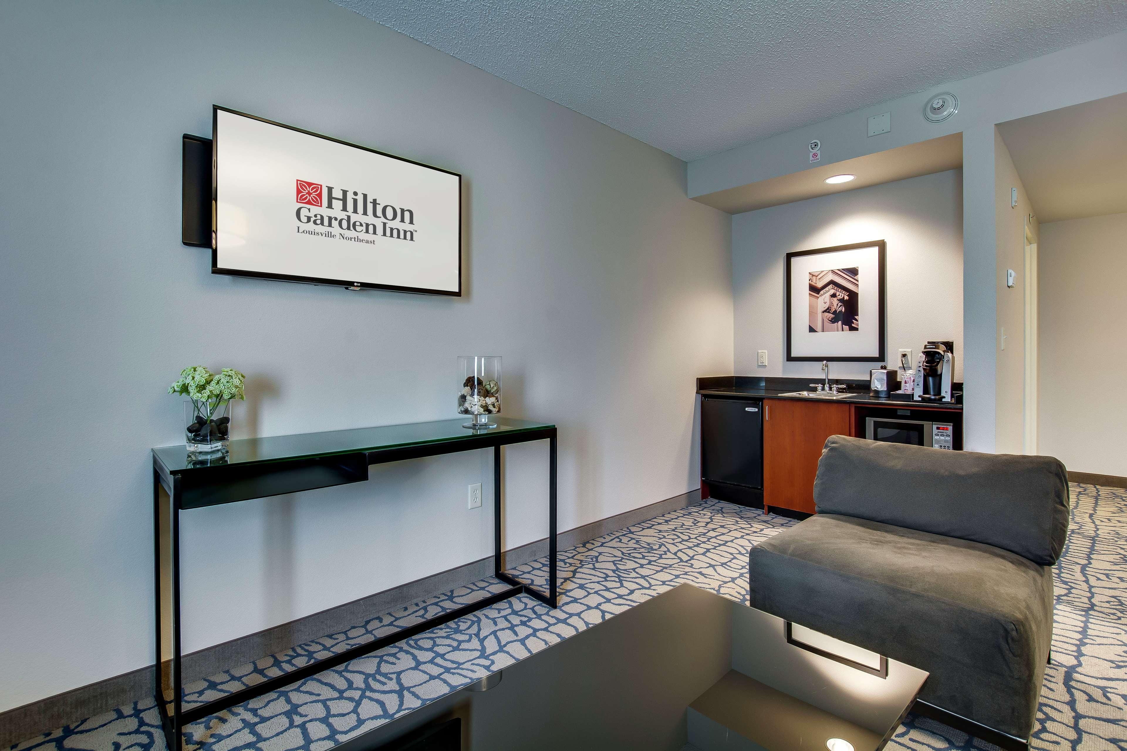 Hilton Garden Louisville-northeast 3*