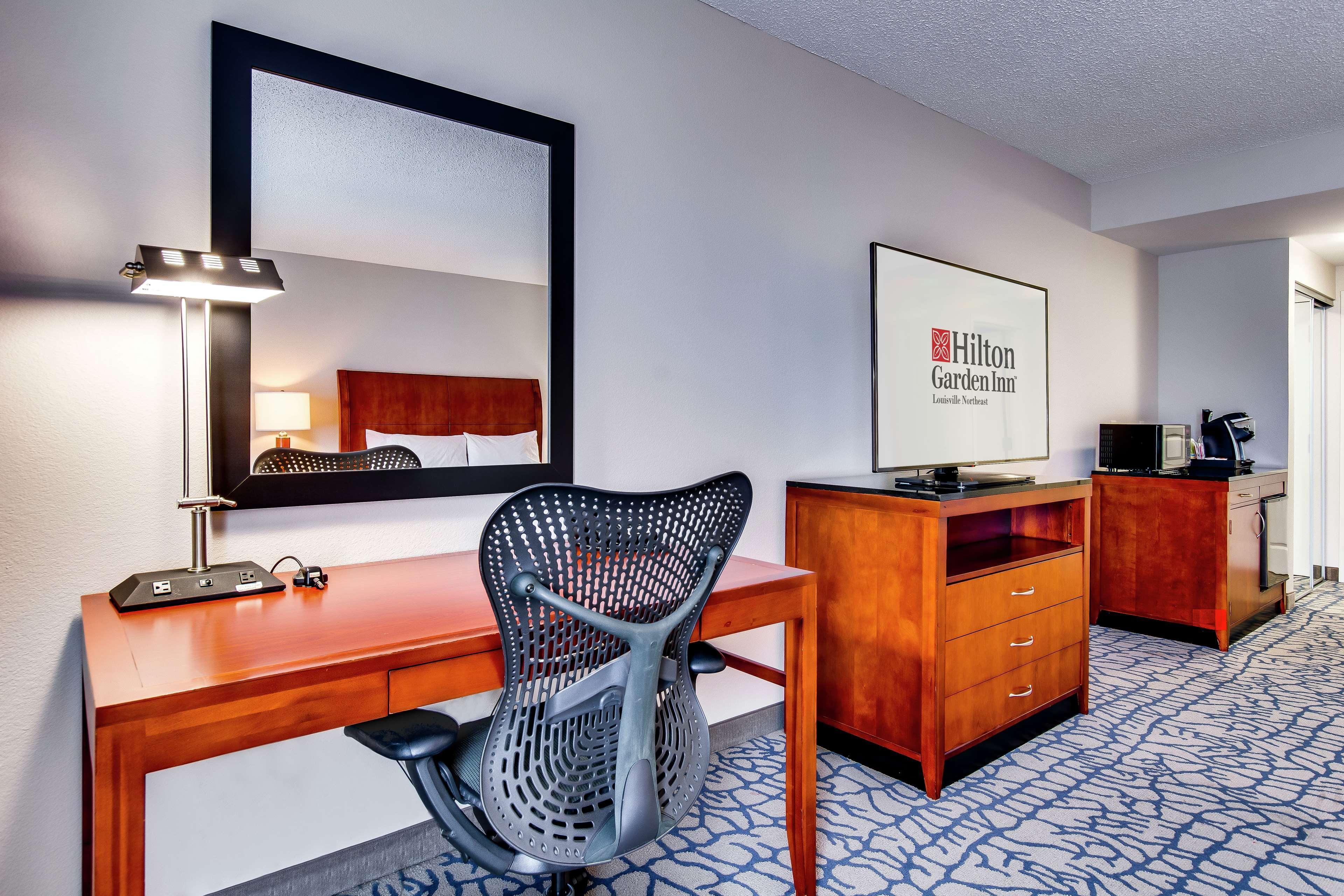 Hilton Garden Louisville-northeast 3*
